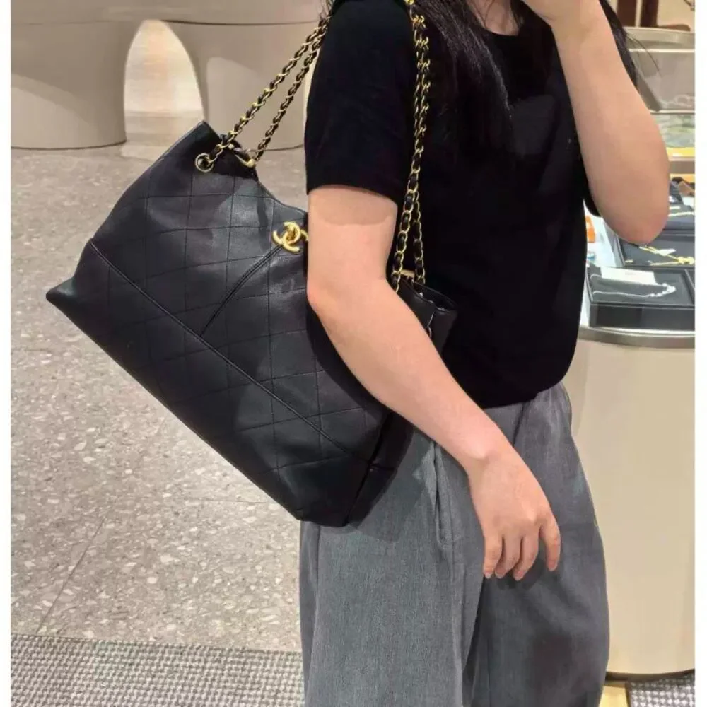 Chanel Women Pre-Loved Bag Very Good Condition